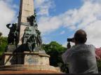 Viva o Centro a Pé percorre as crenças do imaginário gaúcho em Porto Alegre Andréa Graiz/Agencia RBS Viva o Centro a Pé percorre as crenças do imaginário gaúcho em Porto Alegre Andréa Graiz/Agencia RBS