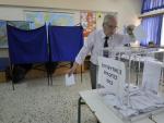 Grécia celebra eleições legislativas cruciais em meio à crise e à indecisão