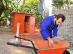 Obra de Túlio Pinto chama a atenção na Praça da Alfândega Bruno Alencastro/Agencia RBS Obra de Túlio Pinto chama a atenção na Praça da Alfândega Bruno Alencastro/Agencia RBS