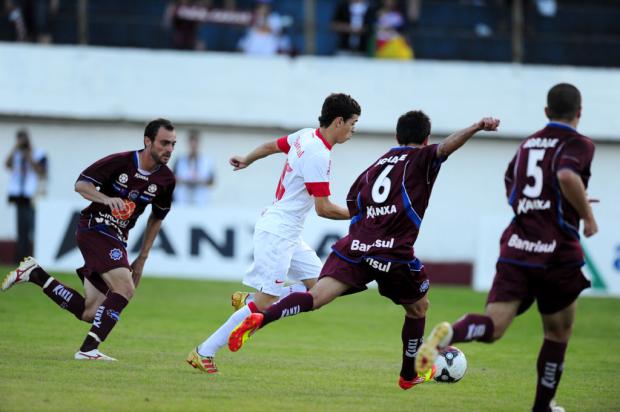 Caxias e Inter empatam em 1 a 1 na primeira partida da decisão do Gauchão Fernando Gomes/ Caxias e Inter empatam em 1 a 1 na primeira partida da decisão do Gauchão Fernando Gomes/