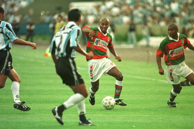 Ex-técnico de Zé Roberto, Candinho projeta parceria do meia com Kleber: "Vai deixá-lo na cara do gol como poucos" Paulo Franken, Banco de Dados/ Ex-técnico de Zé Roberto, Candinho projeta parceria do meia com Kleber: "Vai deixá-lo na cara do gol como poucos" Paulo Franken, Banco de Dados/