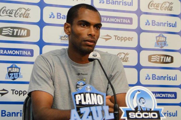 Exames confirmam lesão de Naldo e Saimon sofre cirurgia no pé esquerdo Adriano de Carvalho/Agencia RBS