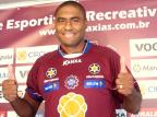 Atacante Adriano é apresentado no Centenário e reforça a equipe grená na Série C Geremias Orlandi, divulgação / Atacante Adriano é apresentado no Centenário e reforça a equipe grená na Série C Geremias Orlandi, divulgação /