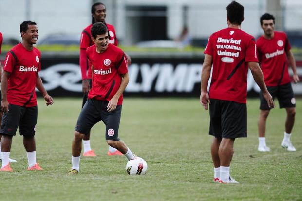 CBF envia ofício e Conmebol deve liberar Oscar para enfrentar o Fluminense Alexandre Lops/Imprensa,Inter