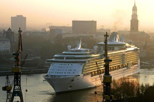 Royal Caribbean seleciona profissionais para trabalho em seus navios Ver Descrição/Ver Descrição