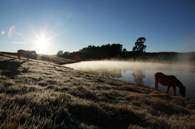 Com amanhecer de 0° C na Serra, temperaturas não passam dos 20°C neste domingo no RS Liane Castilhos/Especial Com amanhecer de 0° C na Serra, temperaturas não passam dos 20°C neste domingo no RS Liane Castilhos/Especial