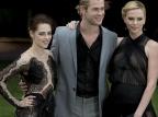 As transparências de Charlize Theron e Kristen Stewart: qual a sua preferida? BEN STANSALL/AFP