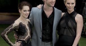As transparências de Charlize Theron e Kristen Stewart: qual a sua preferida? (BEN STANSALL/AFP)