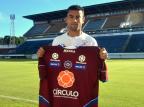 Volante Everton Garroni é apresentado como reforço do Caxias para a Série C Geremias Orlandi, divulgação /clicRBS Volante Everton Garroni é apresentado como reforço do Caxias para a Série C Geremias Orlandi, divulgação /clicRBS