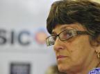 Professora aposentada é uma das primeiras a exigir informação na Capital Tadeu Vilani/Agencia RBS Professora aposentada é uma das primeiras a exigir informação na Capital Tadeu Vilani/Agencia RBS
