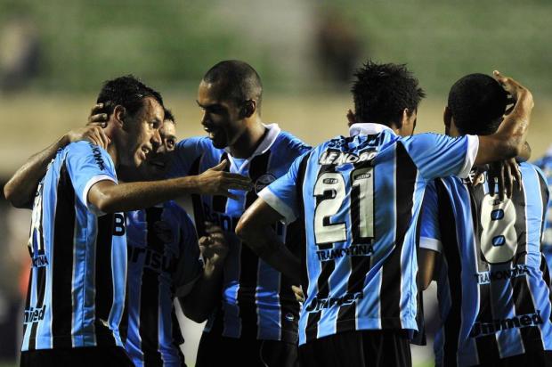 Grêmio joga mais, vira sobre o Bahia e traz vantagem para Porto Alegre Diego Vara/Agencia RBS