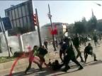 Vídeo mostra violência do regime sírio na presença de missão da ONU Reprodução/YouTube.com Vídeo mostra violência do regime sírio na presença de missão da ONU Reprodução/YouTube.com