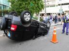 Colisão entre dois carros deixa dois feridos no bairro Petrópolis, na Capital Ronaldo Bernardi/Agência RBS Colisão entre dois carros deixa dois feridos no bairro Petrópolis, na Capital Ronaldo Bernardi/Agência RBS