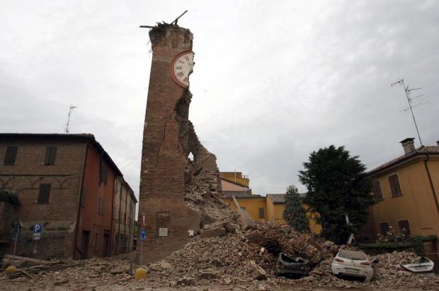 Terremoto de 5,9 graus atinge o norte da Itália e deixa mortos e feridos Pierre Teyssot/AFP Terremoto de 5,9 graus atinge o norte da Itália e deixa mortos e feridos Pierre Teyssot/AFP