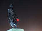 Monumentos da Capital são ornamentados pelo projeto "Aqui Bate um Coração"  Danilo Christidis/Divulgação