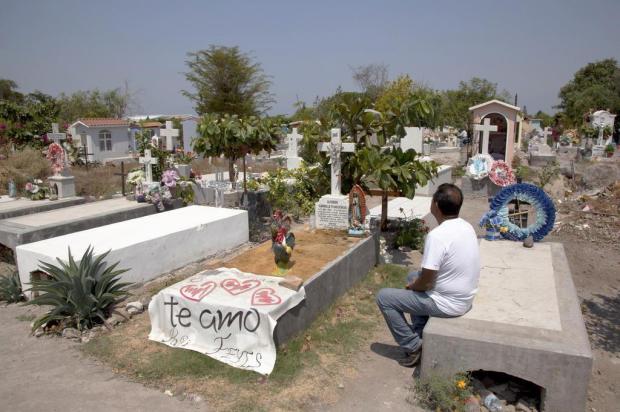 Violência mexicana deixa rastro de sofrimento e dúvidas para as famílias das vítimas Janet Jarman/NYTNS