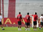 Com Josimar no meio-campo, Dorival encaminha time e treina bolas aéreas Alexandre Ernst/ Com Josimar no meio-campo, Dorival encaminha time e treina bolas aéreas Alexandre Ernst/