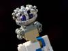 Pequena Rainha Elizabeth de Lego, com coroa de diamantes de verdade, feita para as celebrações do jubileu