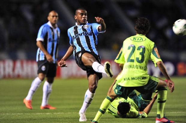 Autoria do gol da vitória vira motivo de brincadeira entre jogadores gremistas Diego Vara/