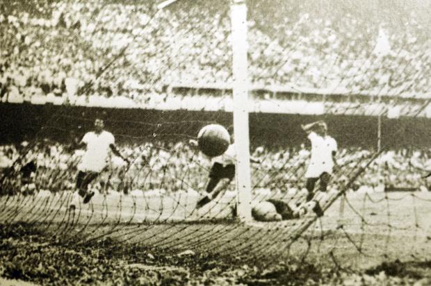 Uruguaios questionam origem de bola da Copa de 1950 que será leiloada em Porto Alegre Reprodução/