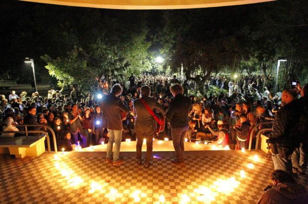 Manifestação para incentivar o uso da Redenção também à noite leva luzes e música ao parque Lauro Alves/Agencia RBS Manifestação para incentivar o uso da Redenção também à noite leva luzes e música ao parque Lauro Alves/Agencia RBS