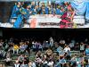 A torcida tricolor levou faixa com alusão à Ronaldinho Gaúcho, recentemente afastado do Flamengo
