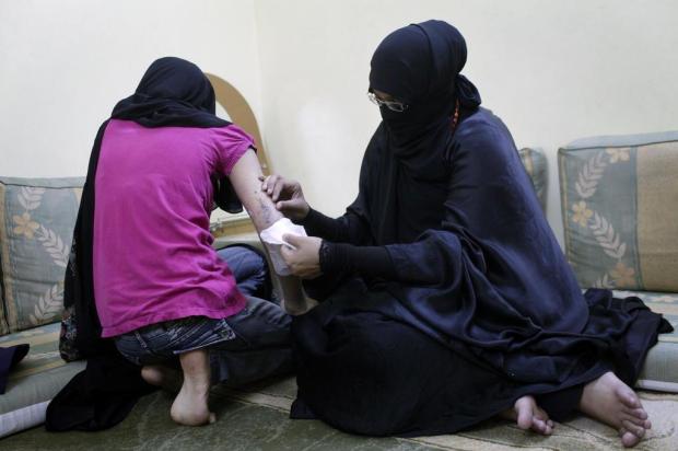 Clínicas secretas atendem feridos em protestos contra o governo no Bahrein Ed Ou/NYTNS Clínicas secretas atendem feridos em protestos contra o governo no Bahrein Ed Ou/NYTNS