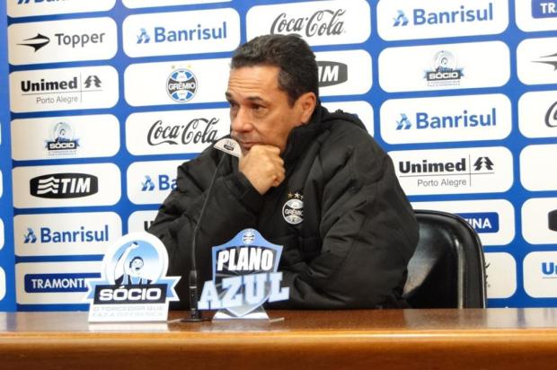 Luxa "esquece" o Palmeiras e foca no Brasileiro: "Me atenho a domingo" Guilherme Becker/AgênciaRBS Luxa "esquece" o Palmeiras e foca no Brasileiro: "Me atenho a domingo" Guilherme Becker/AgênciaRBS