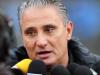 Durante o aquecimento da equipe, Tite concedeu entrevista aos jornalistas no estádio