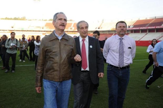 "Beira-Rio é prova de que já vivemos o ambiente da Copa", diz ministro em visita à Capital Ricardo Duarte/Agência RBS