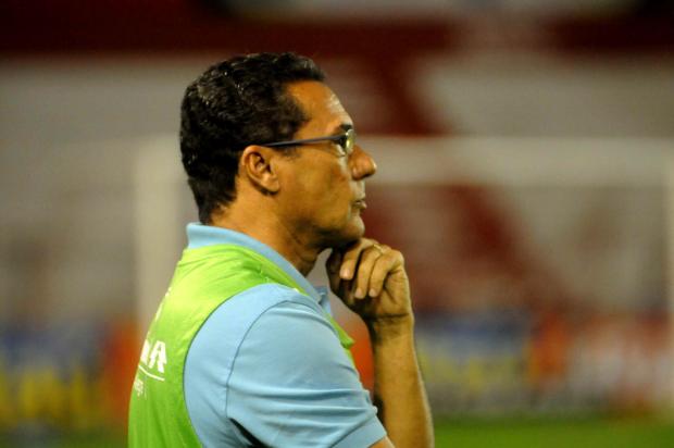 Luxa desabafa depois da derrota: "Não vejo o Grêmio fora do que traçamos" Aldo Carneiro/Lancepress!/