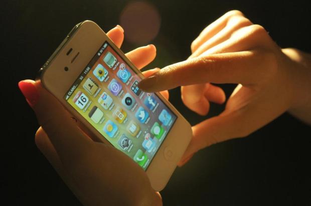 Procon libera venda de chips e planos de celular em Porto Alegre Fernando Gomes/Agencia RBS Procon libera venda de chips e planos de celular em Porto Alegre Fernando Gomes/Agencia RBS