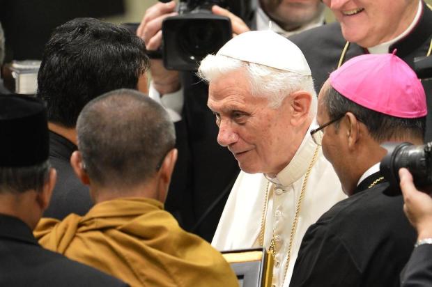 Teólogo conservador, o alemão Joseph Ratzinger esteve no comando da Igreja Católica por oito anos AFP PHOTO / VINCENZO PINTO/AFP