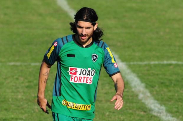 Confirmado: atacante Loco Abreu é o novo contratado do Figueirense Flávio Neves/Agencia RBS Confirmado: atacante Loco Abreu é o novo contratado do Figueirense Flávio Neves/Agencia RBS