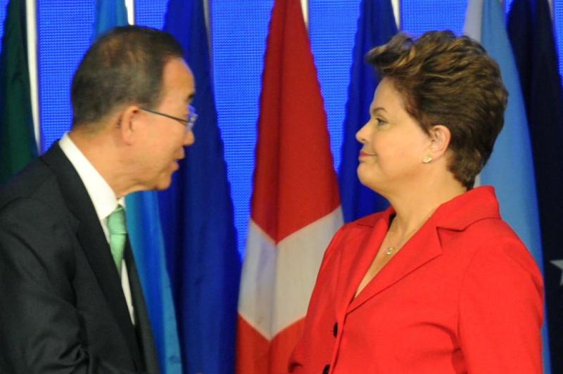 O secretário-geral da ONU Ban Ki-Moon cumprimentou a presidente Dilma Rousseff na cerimônia de abertura da Rio+20:imagem 1