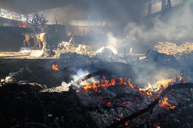 Polícia investigará se jovens foram incitados a provocar incêndio no pavilhão do Natal Luz Cleiton Thiele, Especial/ Polícia investigará se jovens foram incitados a provocar incêndio no pavilhão do Natal Luz Cleiton Thiele, Especial/