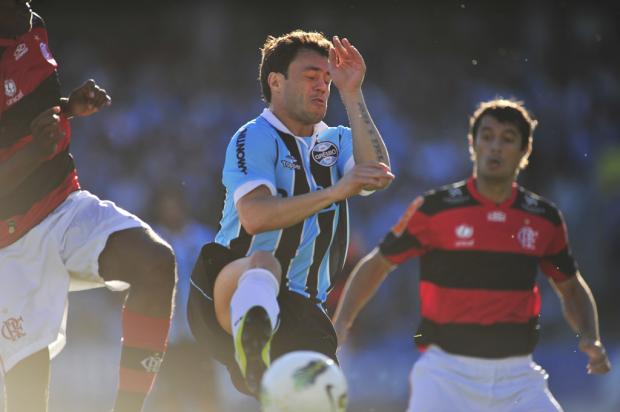 Kleber após vitória sobre o Flamengo: "É difícil ver torcida como a do Grêmio" Diego Vara/