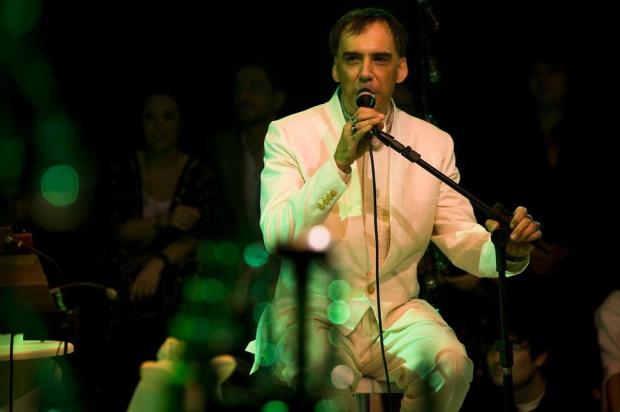 "Acústico MTV" de Arnaldo Antunes reúne todas as facetas do músico Marcos Villas-Boas/Divulgação "Acústico MTV" de Arnaldo Antunes reúne todas as facetas do músico Marcos Villas-Boas/Divulgação
