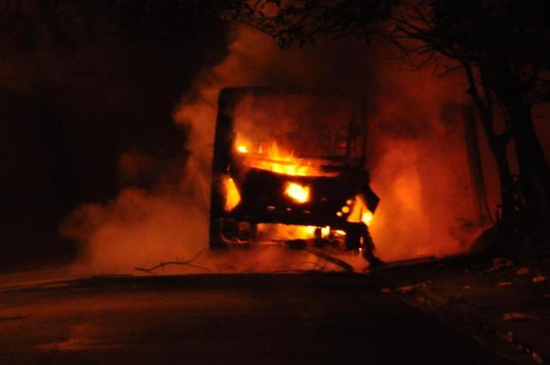 Em meio a onda de crimes, dois ônibus são incendiados em São Paulo CRISTIANO NOVAIS/AE