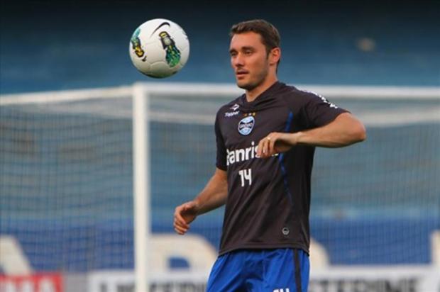Fábio Aurélio sofre lesão, será operado e pode parar seis meses Lucas Uebel,Grêmio,Divulgação/Grêmio