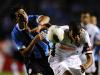 O técnico Vanderlei Luxemburgo mexeu no time, trocou Fernando por André Lima, Léo Gago por Rondinelly e Edílson por Tony