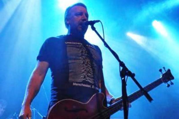"Todos eles me odeiam", diz Peter Hook, ex-baixista do New Order, sobre os antigos colegas de banda Daniel Conzi/Divulgação "Todos eles me odeiam", diz Peter Hook, ex-baixista do New Order, sobre os antigos colegas de banda Daniel Conzi/Divulgação