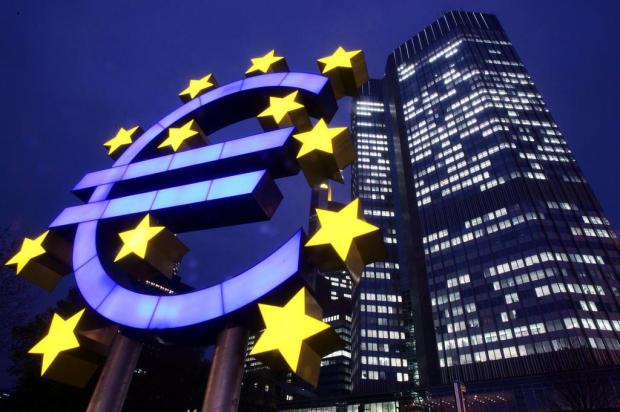 Zona do euro entra em recessão com queda do PIB no terceiro trimestre Ver Descrição/Ver Descrição Zona do euro entra em recessão com queda do PIB no terceiro trimestre Ver Descrição/Ver Descrição