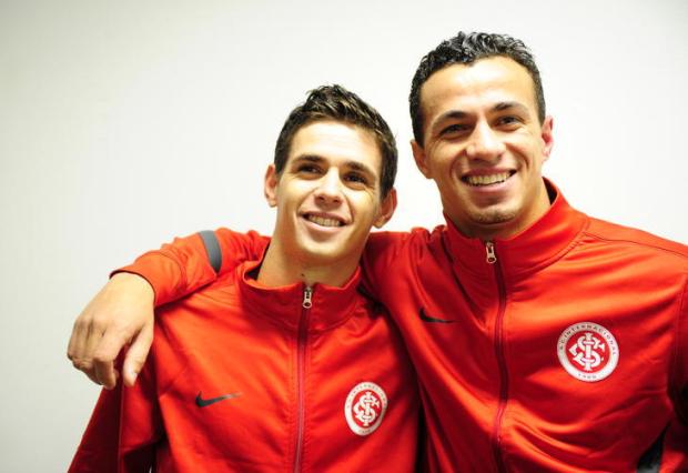 Oscar e Leandro Damião comemoram convocação para a Seleção olímpica Fernando Gomes/Agencia RBS
