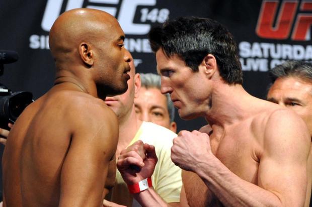 Sonnen volta a provocar Anderson Silva: "Acho Jon Jones melhor" Brian Jones/AP Sonnen volta a provocar Anderson Silva: "Acho Jon Jones melhor" Brian Jones/AP