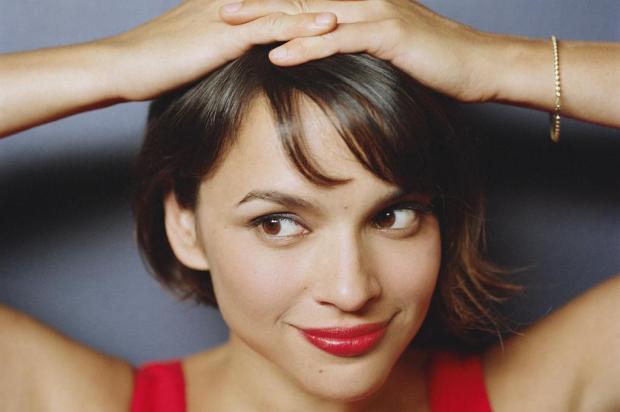 Norah Jones fará show em Porto Alegre em dezembro Autumn de Wilde/Divulgação
