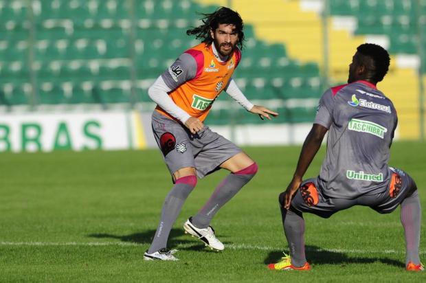 Loco Abreu pode voltar a atuar pelo Figueirense contra o Inter Daniel Conzi/Agencia RBS Loco Abreu pode voltar a atuar pelo Figueirense contra o Inter Daniel Conzi/Agencia RBS