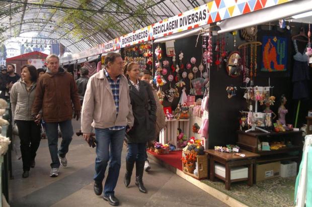 Turistas enfrentam temperatura de 3,9ºC em Gramado Vanessa Franzosi/Zero Hora Turistas enfrentam temperatura de 3,9ºC em Gramado Vanessa Franzosi/Zero Hora