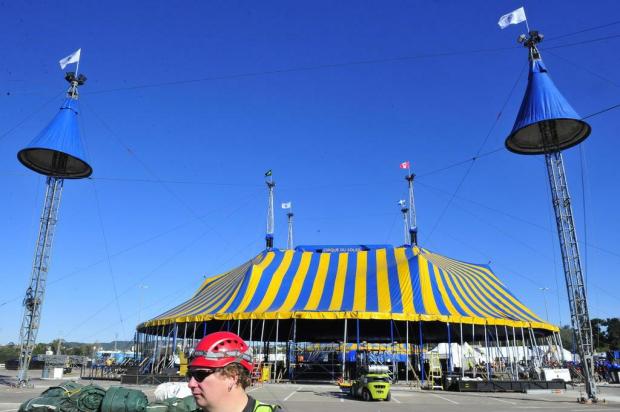 Tenda do Cirque du Soleil é montada em Porto Alegre Tadeu Vilani/Agencia RBS Tenda do Cirque du Soleil é montada em Porto Alegre Tadeu Vilani/Agencia RBS