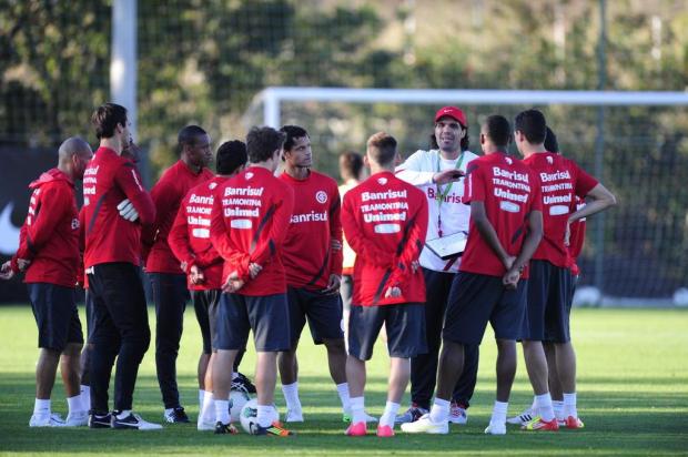 "Treinador tem de assumir e treinar aquilo que tem em mãos", diz Fernandão Ricardo Duarte/Agencia RBS "Treinador tem de assumir e treinar aquilo que tem em mãos", diz Fernandão Ricardo Duarte/Agencia RBS